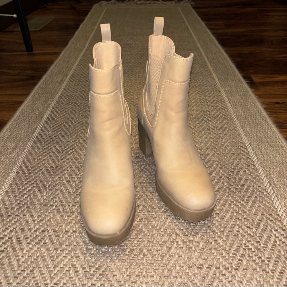 CHINESE LAUNDRY Good Day Platform Bootie 8.5/39